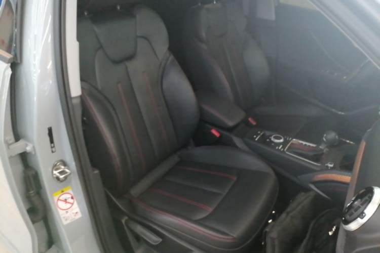 Used Audi Q2L 2024 35TFSI Ambition Dynamic Edition Right Front Seat