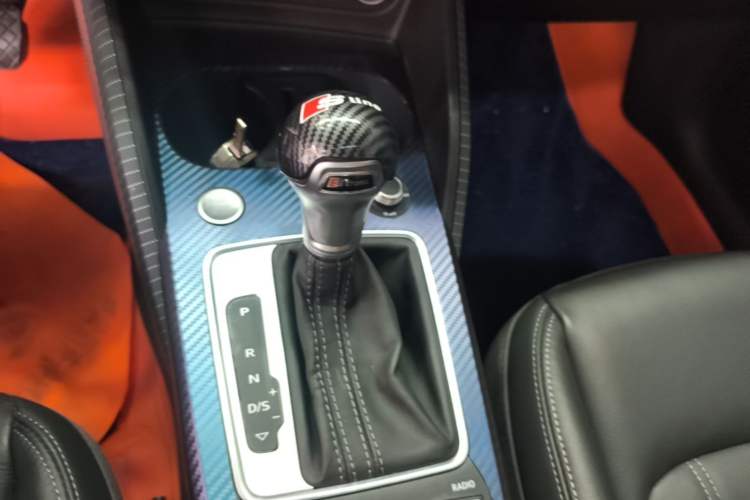 Used Audi Q2L 2024 35TFSI Fashionable and Dynamic Edition Gear Lever