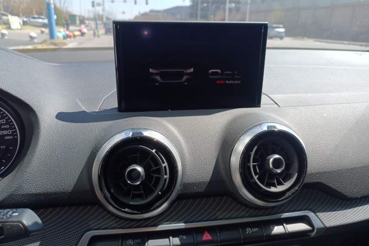 Used Audi Q2L 2024 35TFSI Fashionable and Dynamic Edition Audio And AC Panel