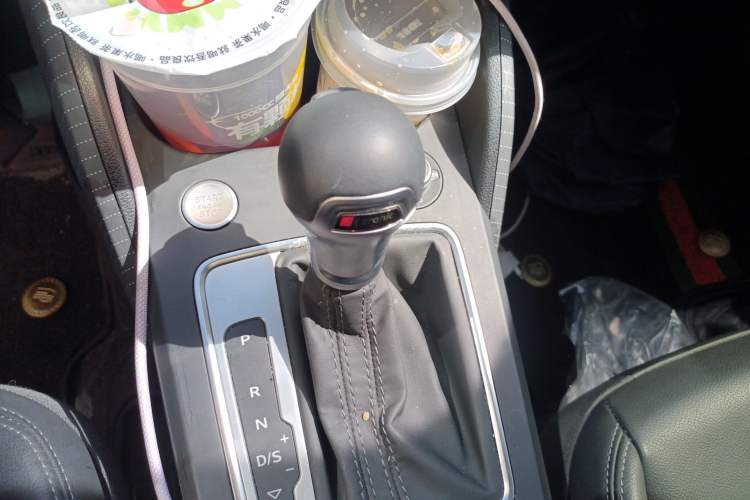 Used Audi Q2L 2024 35TFSI Fashionable and Dynamic Edition Gear Lever