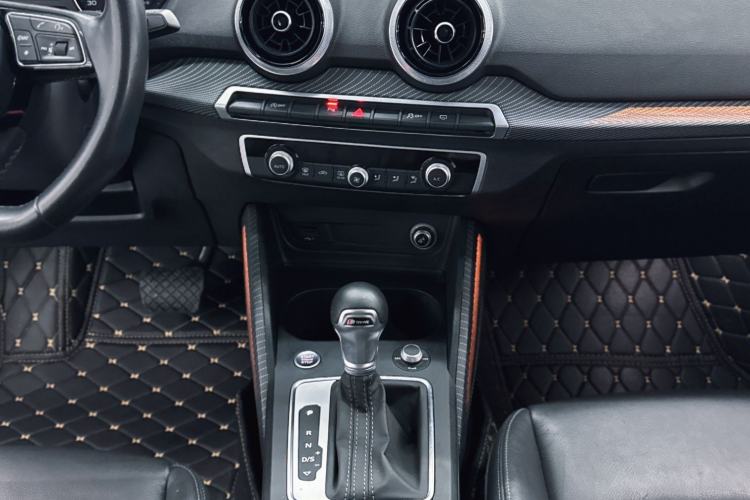Used Audi Q2L 2024 35TFSI Fashionable and Dynamic Edition Audio And AC Panel