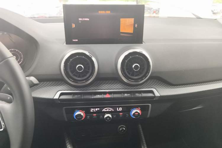 Used Audi Q2L 2024 35TFSI Luxury Prestige Edition Audio And AC Panel