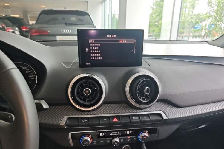 Used Audi Q2L 2024 35TFSI Fashionable and Elegant Version Audio And AC Panel