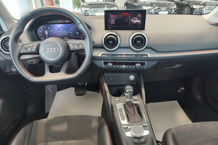 Used Audi Q2L 2024 35TFSI Luxury Dynamic Edition Center Console
