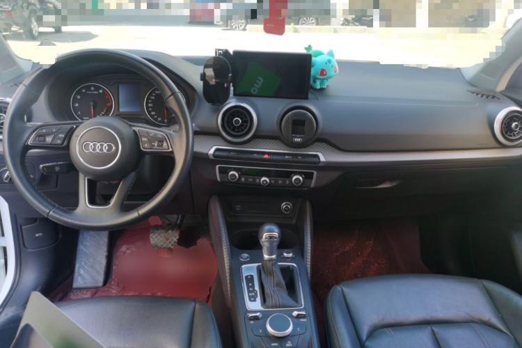 Used Audi Q2L 2024 35TFSI Fashionable and Elegant Version Center Console
