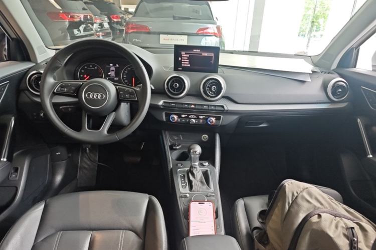 Used Audi Q2L 2024 35TFSI Fashionable and Elegant Version Center Console