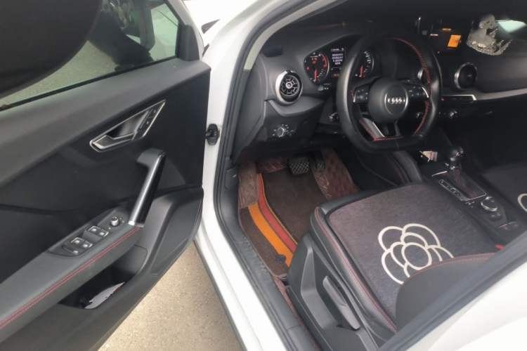 Used Audi Q2L 2024 Updated 35TFSI Progressive Dynamic Edition Driver Seat