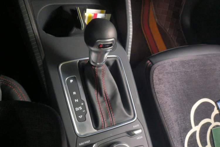 Used Audi Q2L 2024 Updated 35TFSI Progressive Dynamic Edition Gear Lever