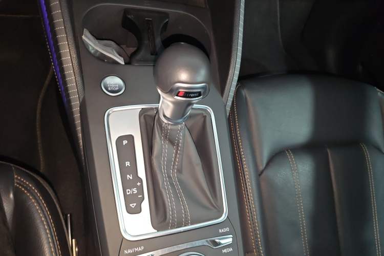 Used Audi Q2L 2024 35TFSI Luxury Prestige Edition Gear Lever