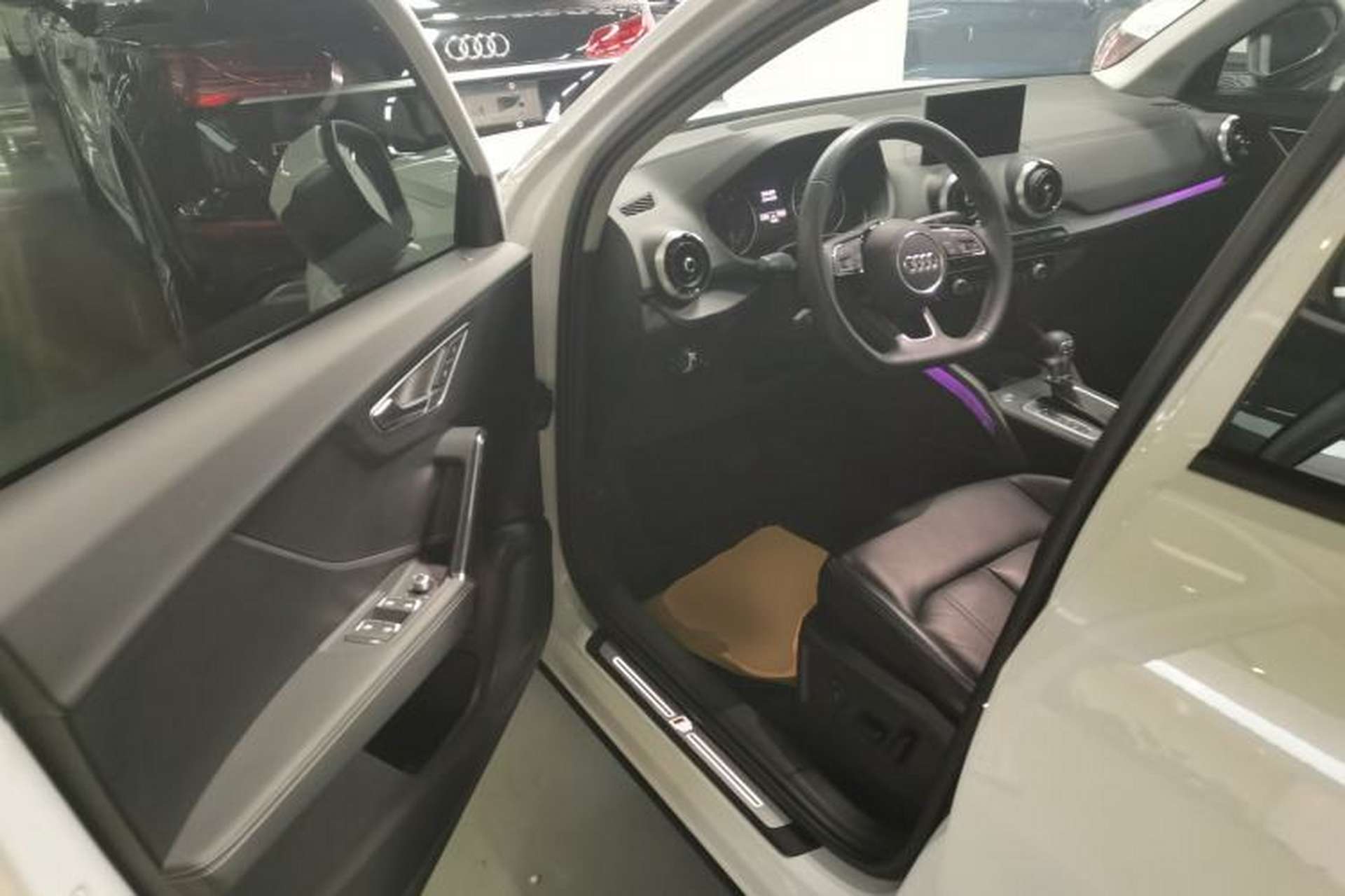 Used Audi Q2L 2024 35TFSI Fashionable and Dynamic Edition Interior 3