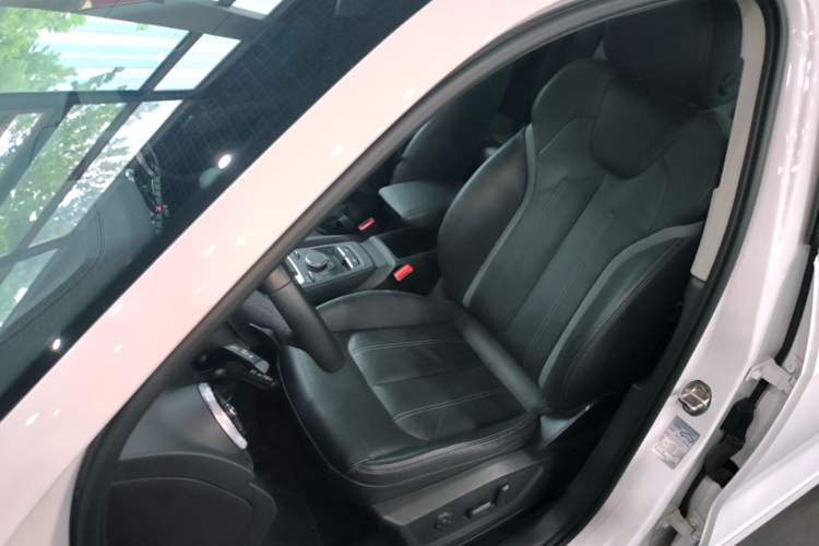 Used Audi Q2L 2024 35TFSI Fashionable and Dynamic Edition Left Front Seat