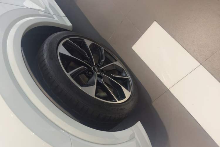 Used Audi Q2L 2024 35TFSI Luxury Dynamic Edition Left Front Wheel Hub