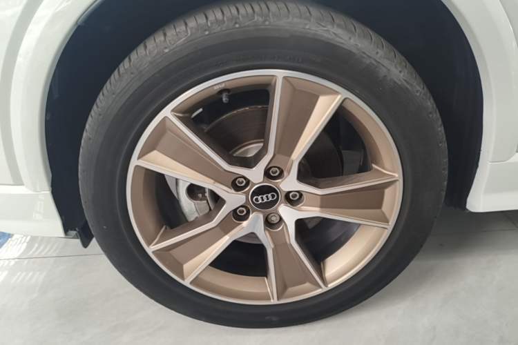 Used Audi Q2L 2024 35TFSI Fashionable and Dynamic Edition Left Front Wheel Hub