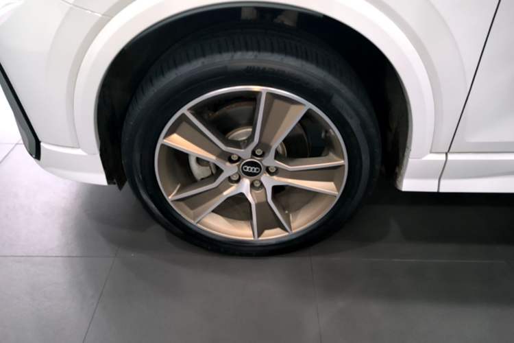 Used Audi Q2L 2024 35TFSI Fashionable and Dynamic Edition Left Front Wheel Hub