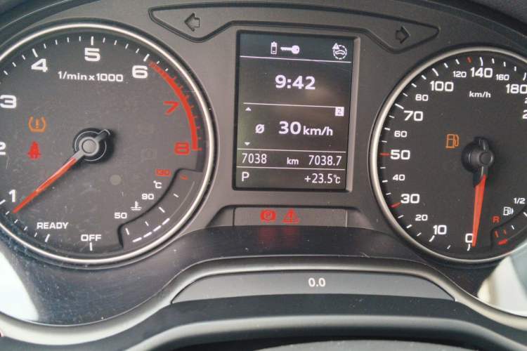 Used Audi Q2L 2024 35TFSI Fashionable and Dynamic Edition Odometer Close Up