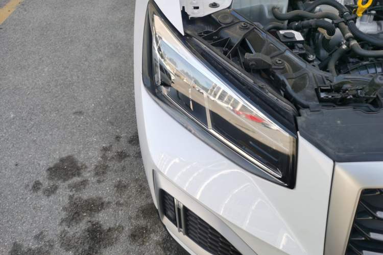 Used Audi Q2L 2024 35TFSI Fashionable and Elegant Version Right Front Headlight