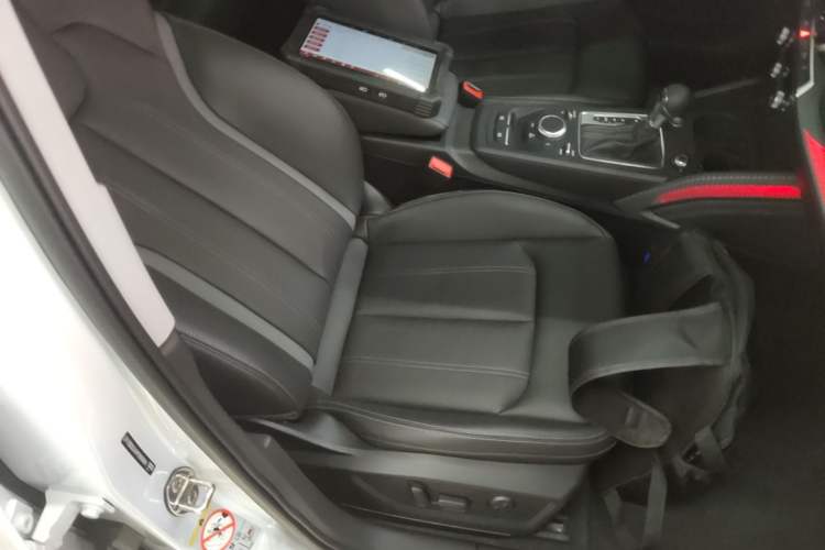 Used Audi Q2L 2024 35TFSI Fashionable and Dynamic Edition Right Front Seat