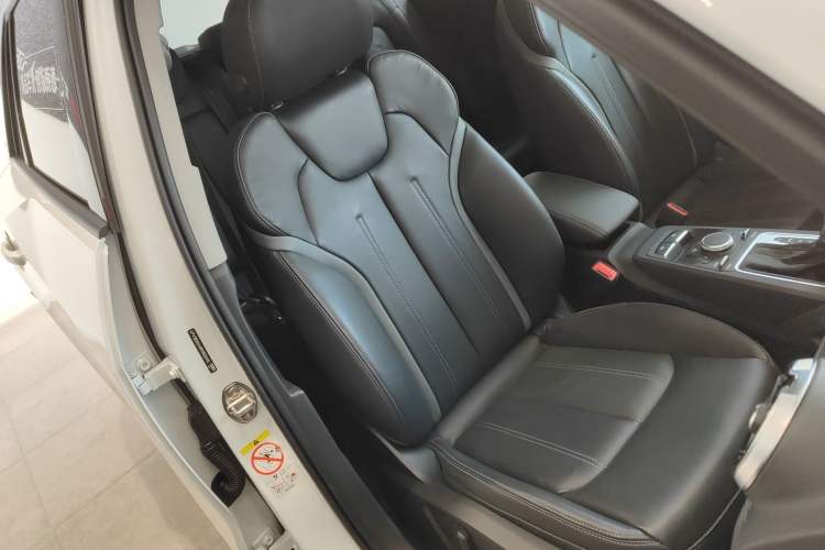 Used Audi Q2L 2024 35TFSI Fashionable and Dynamic Edition Right Front Seat