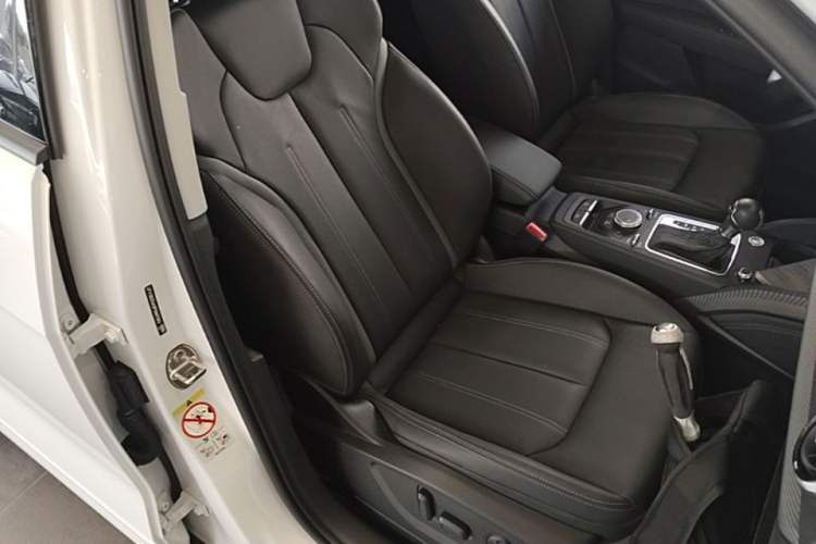 Used Audi Q2L 2024 35TFSI Fashionable and Dynamic Edition Right Front Seat