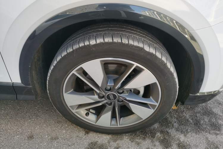 Used Audi Q2L 2024 35TFSI Fashionable and Elegant Version Right Front Wheel Hub