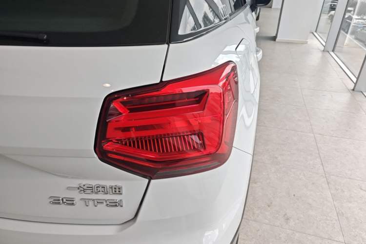 Used Audi Q2L 2024 35TFSI Fashionable and Elegant Version Right Rear Taillight