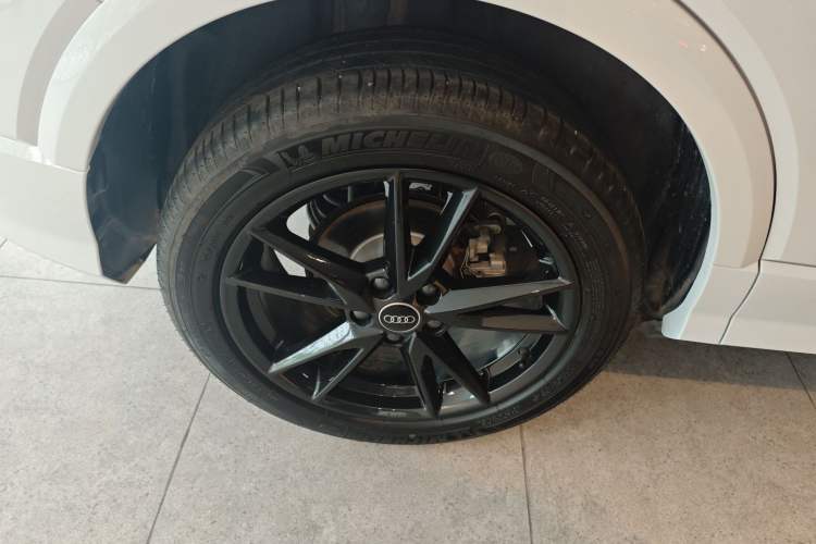 Used Audi Q2L 2024 35TFSI Ambition Dynamic Edition Right Rear Wheel Hub