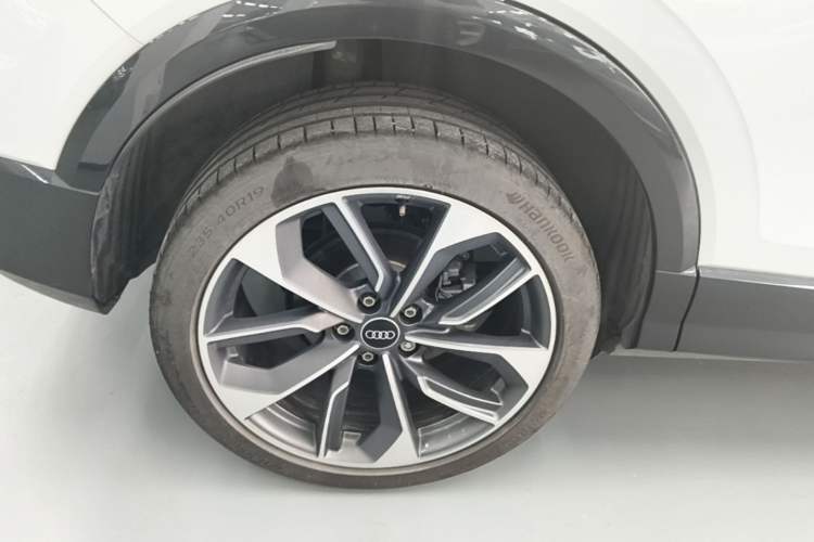 Used Audi Q2L 2024 35TFSI Luxury Prestige Edition Right Rear Wheel Hub