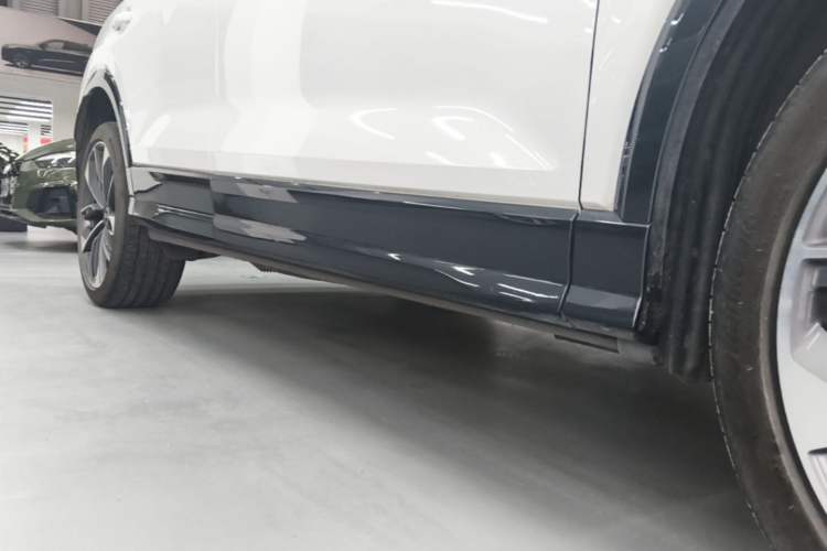 Used Audi Q2L 2024 35TFSI Luxury Prestige Edition Right Side Sill