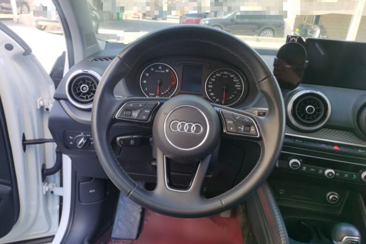 Used Audi Q2L 2024 35TFSI Fashionable and Elegant Version Steering Wheel