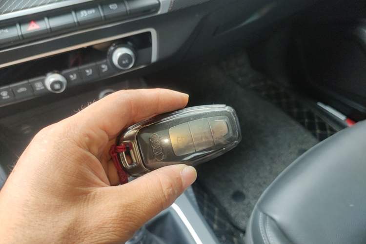 Used Audi Q2L 2024 35TFSI Fashionable and Dynamic Edition Vehicle Key