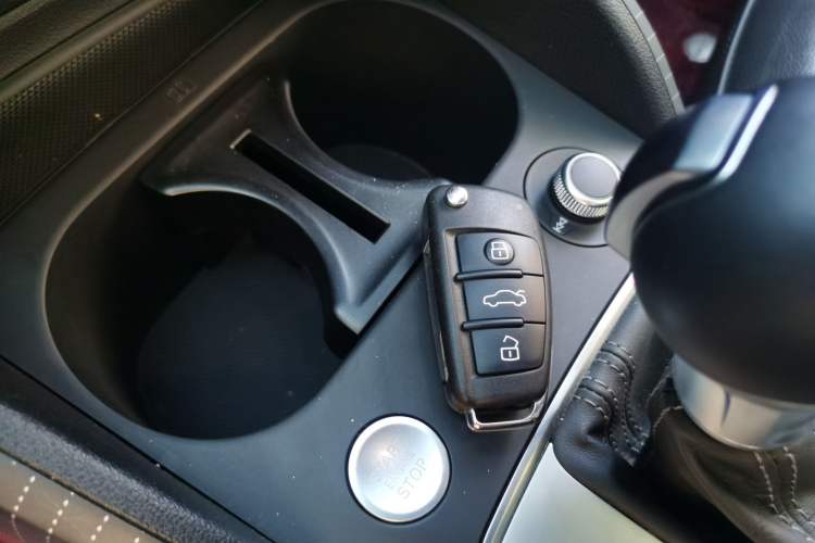 Used Audi Q2L 2024 35TFSI Fashionable and Elegant Version Vehicle Key