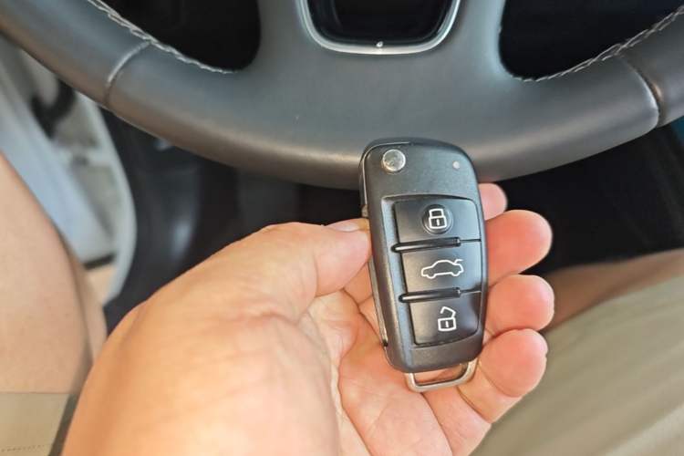 Used Audi Q2L 2024 35TFSI Fashionable and Elegant Version Vehicle Key
