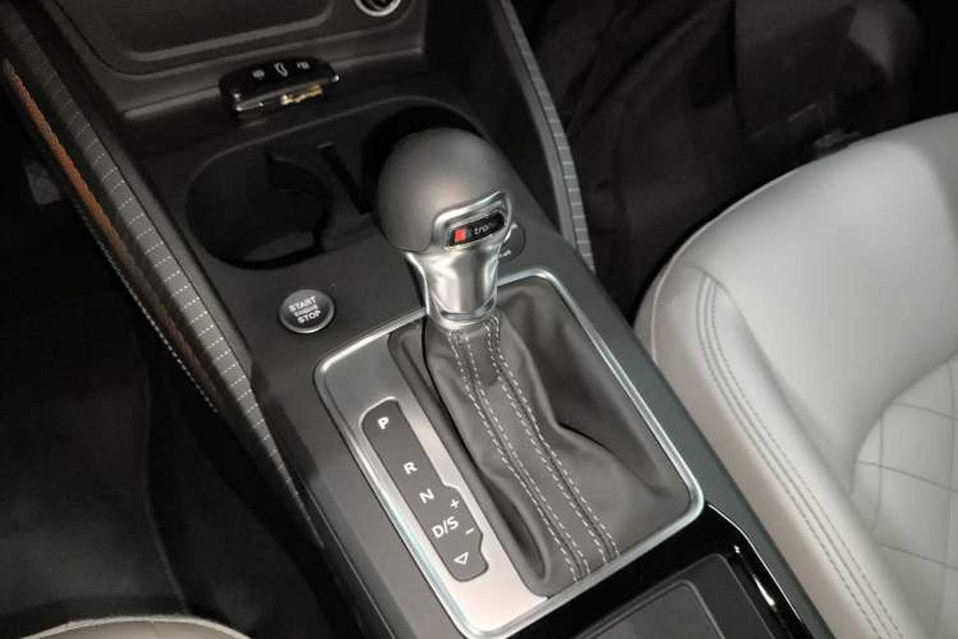 Used Audi Q2L 2025 35 TFSI Progressive Dynamic Edition Gear Lever