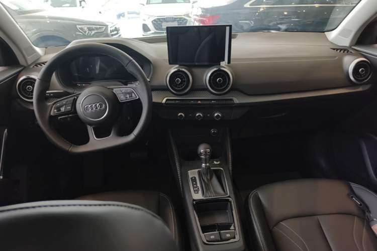 Used Audi Q2L 2025 35 TFSI Progressive Dynamic Edition Center Console