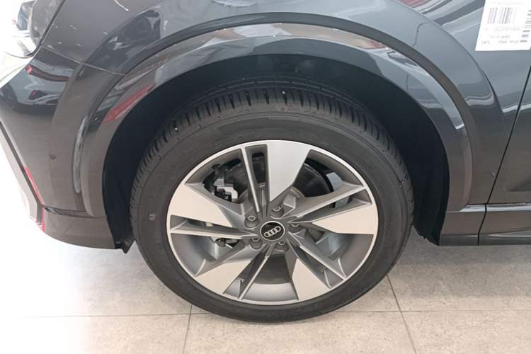 Used Audi Q2L 2025 35 TFSI Fashion Dynamic Edition Left Front Wheel Hub