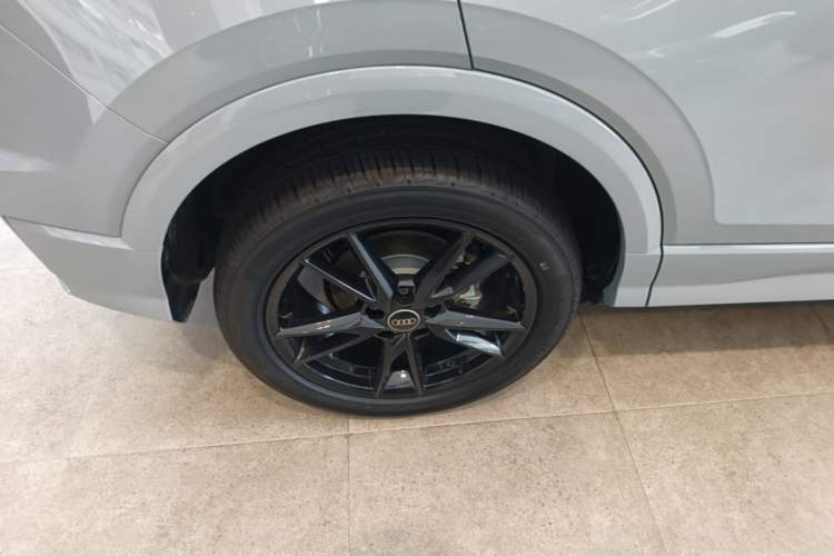 Used Audi Q2L 2025 35 TFSI Progressive Dynamic Edition Right Rear Wheel Hub