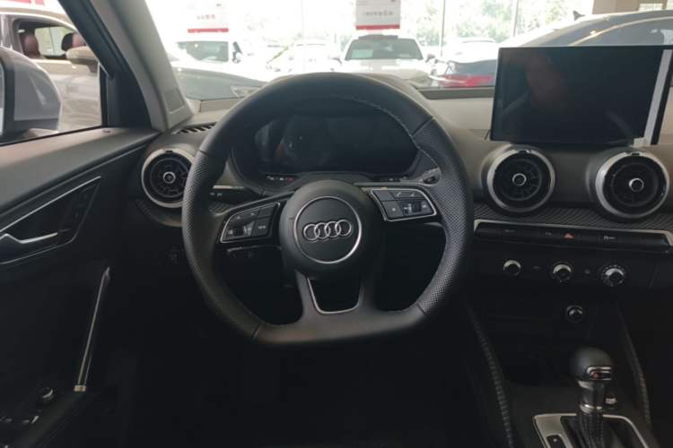 Used Audi Q2L 2025 35 TFSI Progressive Dynamic Edition Steering Wheel
