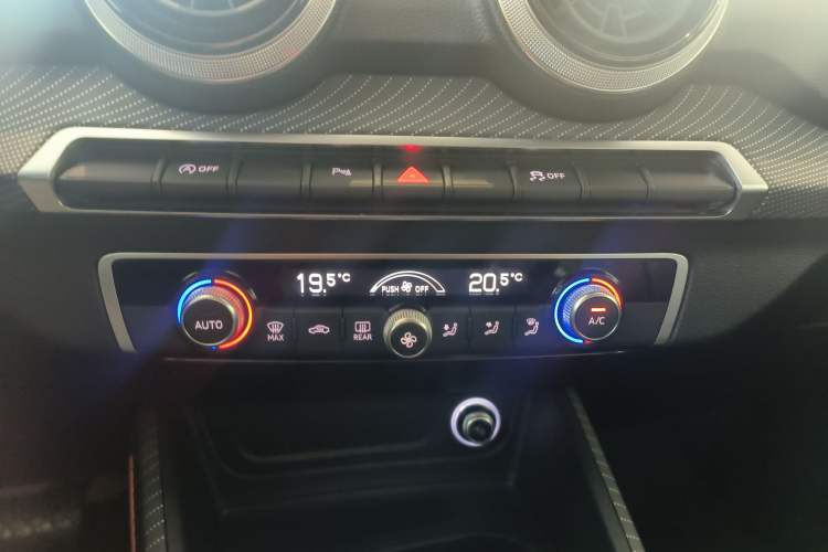Used Audi Q2L 2025 35 TFSI Fashion Dynamic Edition Audio And AC Panel