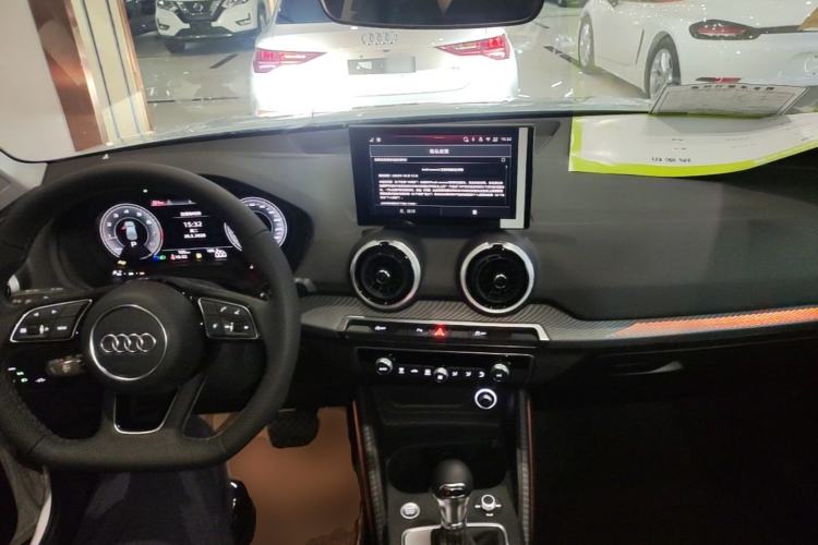 Used Audi Q2L 2025 35 TFSI Fashion Dynamic Edition Center Console