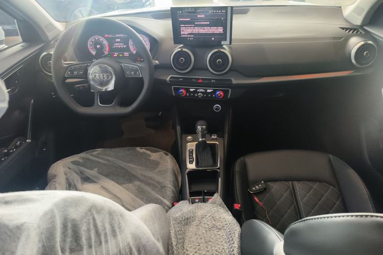 Used Audi Q2L 2025 35 TFSI Fashion Dynamic Edition Center Console
