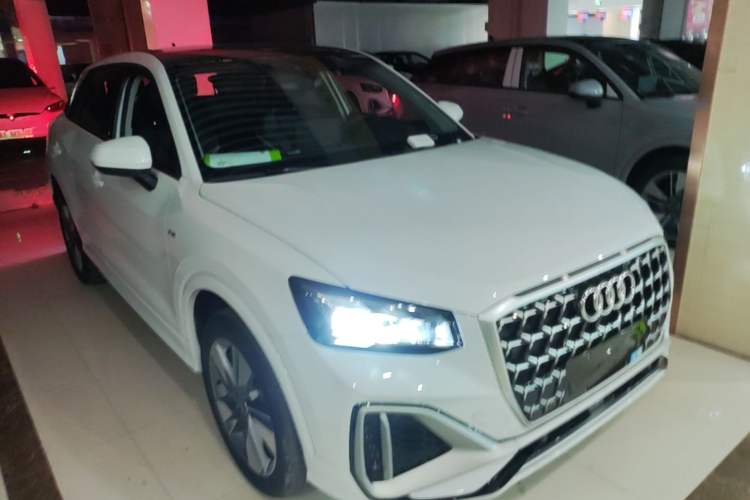 Used Audi Q2L 2025 35 TFSI Progressive Dynamic Edition Front Right 45 Deg