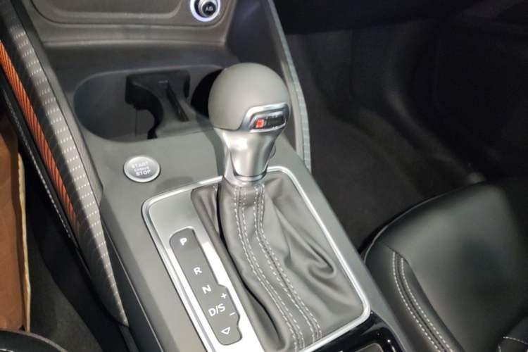 Used Audi Q2L 2025 35 TFSI Fashion Dynamic Edition Gear Lever