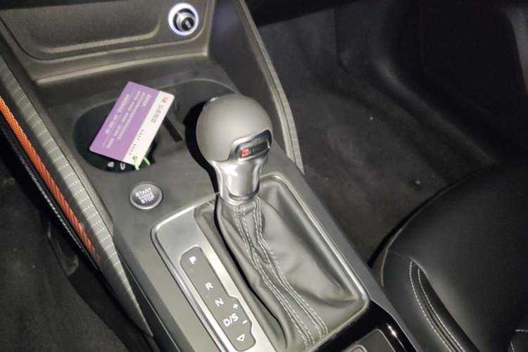 Used Audi Q2L 2025 35 TFSI Progressive Dynamic Edition Gear Lever