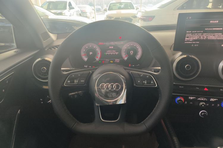 Used Audi Q2L 2025 35 TFSI Fashion Dynamic Edition Steering Wheel
