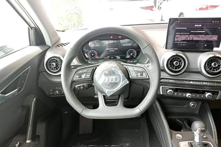 Used Audi Q2L 2025 35 TFSI Fashion Dynamic Edition Steering Wheel