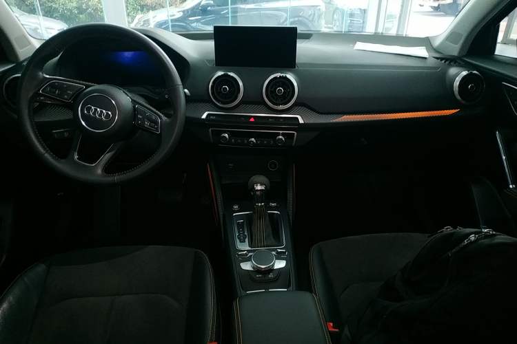 Used Audi Q2L e-tron 2022 Q2L e-tron Pure Electric Smart Enjoyment Model Audio And AC Panel