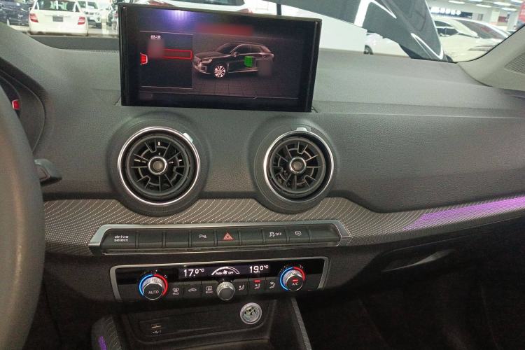 Used Audi Q2L e-tron 2019 Q2L e-tron Pure Electric Smart Enjoyment Model Audio And AC Panel