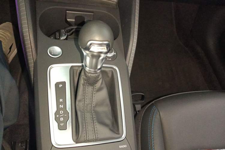 Used Audi Q2L e-tron 2019 Q2L e-tron Pure Electric Smart Enjoyment Model Gear Lever