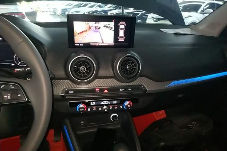 Used Audi Q2L e-tron 2019 Q2L e-tron Pure Electric Smart Enjoyment Model Audio And AC Panel