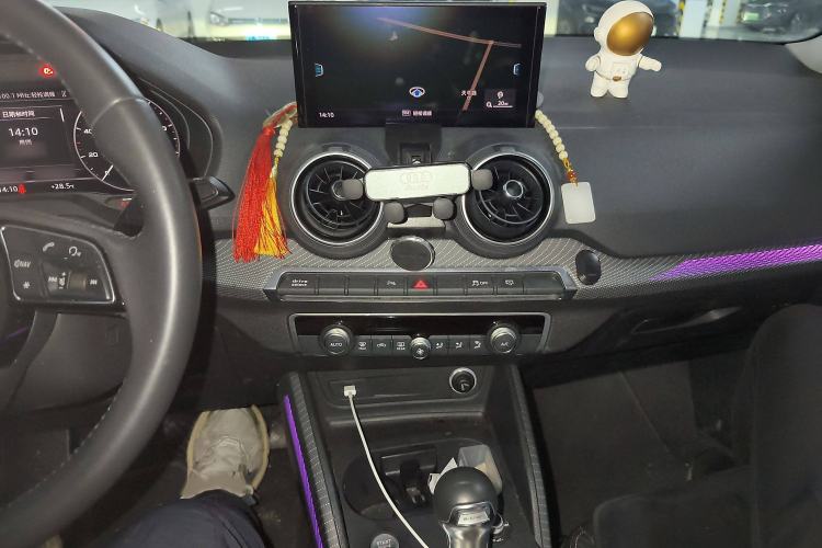 Used Audi Q2L e-tron 2019 Q2L e-tron Pure Electric Smart Style Audio And AC Panel